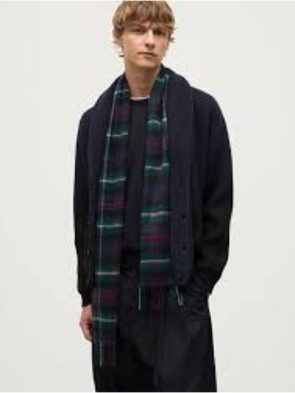 Lochcarron Men's Green & Navy Plaid Scarf - Refined Winter Accessory